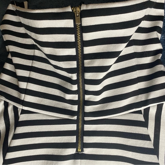 Express Women Sz 8 Black & White Striped Strapless Dress Fit & Flare Chic Style - Picture 3 of 8